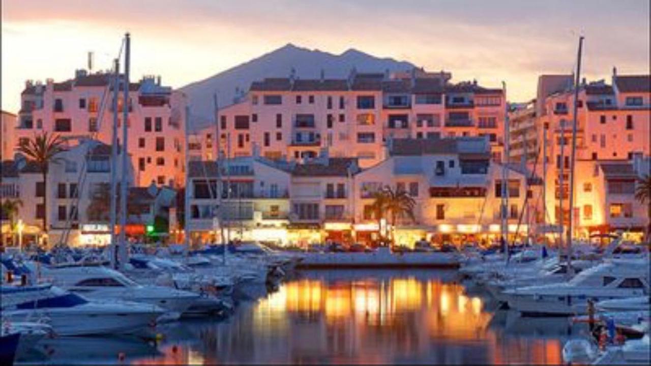 Mijas Costa - Beachside Apartment-B Sitio de Calahonda 외부 사진