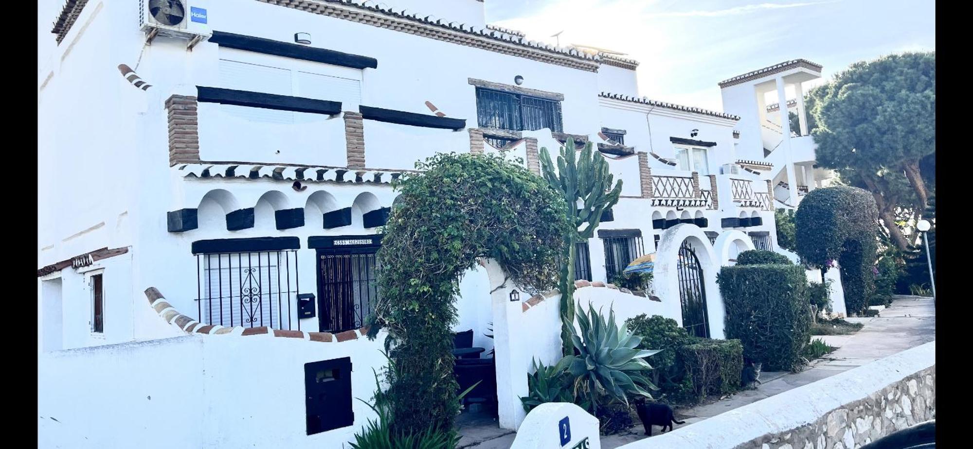 Mijas Costa - Beachside Apartment-B Sitio de Calahonda 외부 사진