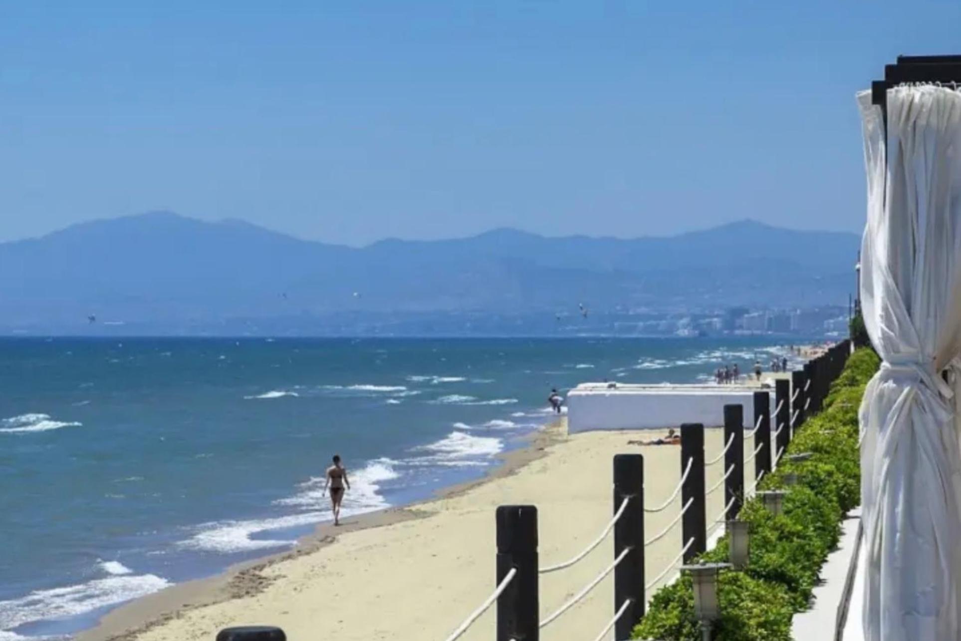 Mijas Costa - Beachside Apartment-B Sitio de Calahonda 외부 사진